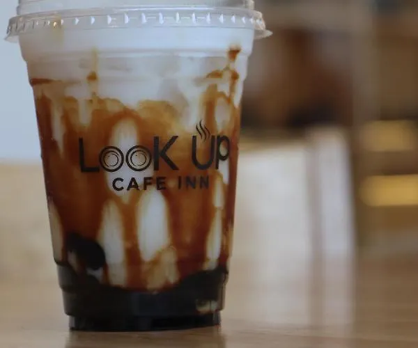 Look Up Cafe *
