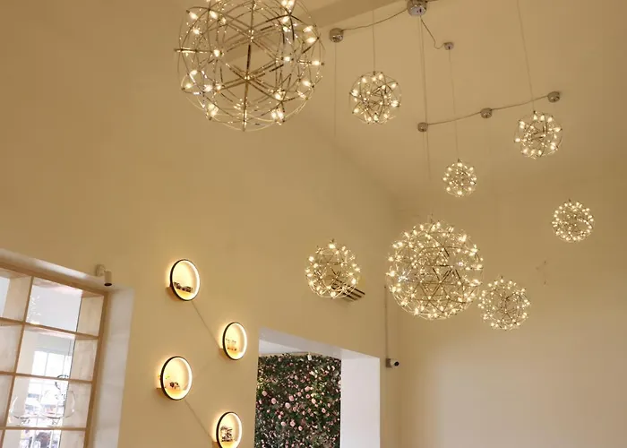 Hostel Look Up Cafe